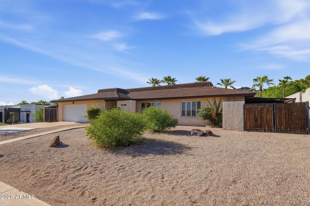 2040 E STATE Avenue, Phoenix, AZ 85020