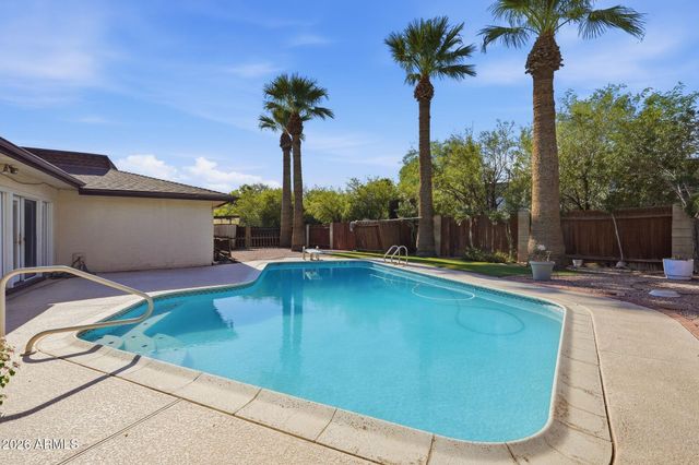 2040 E STATE Avenue, Phoenix, AZ 85020