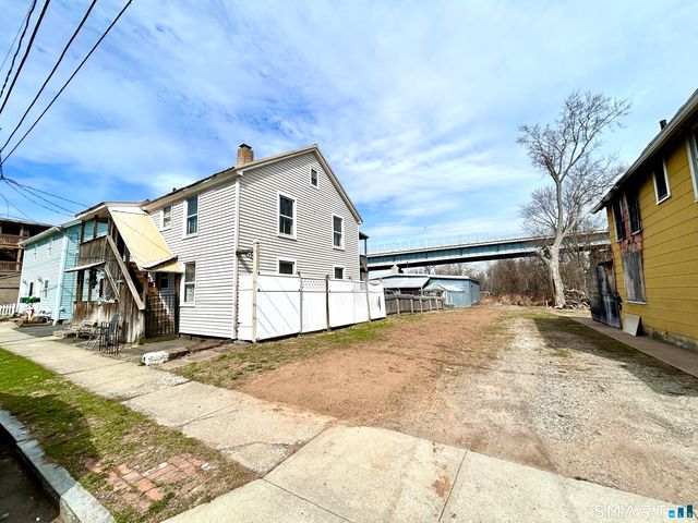 Portland Street, Middletown, CT 06457