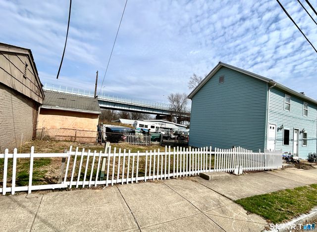 Portland Street, Middletown, CT 06457