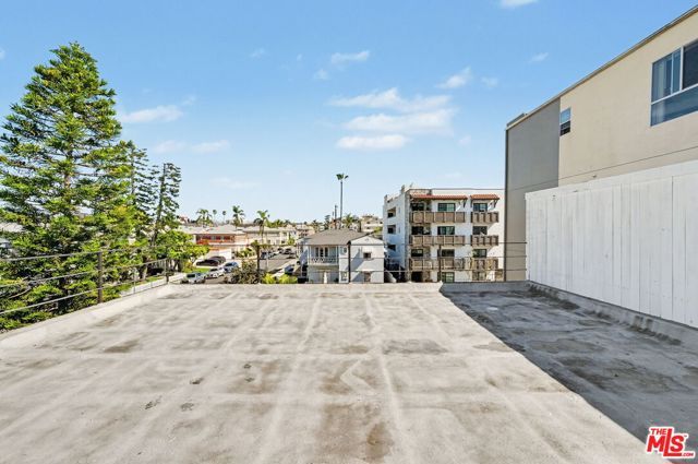 8360 W 1st Street, Los Angeles, CA 90048