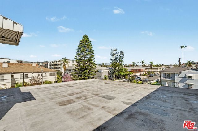 8360 W 1st Street, Los Angeles, CA 90048