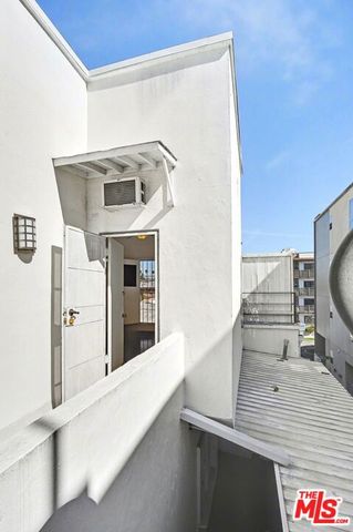 8360 W 1st Street, Los Angeles, CA 90048