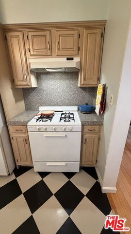 8360 W 1st Street, Los Angeles, CA 90048