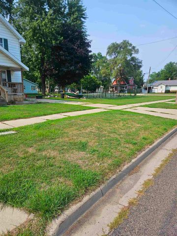 1112 Ferris Street, Alma, MI 48801