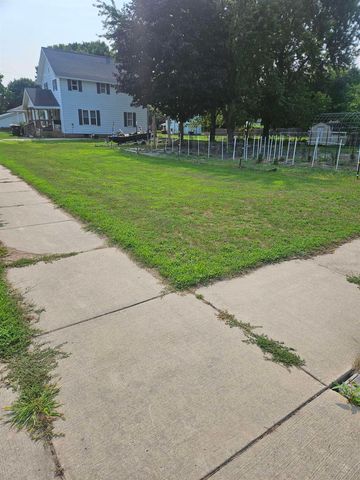 1112 Ferris Street, Alma, MI 48801