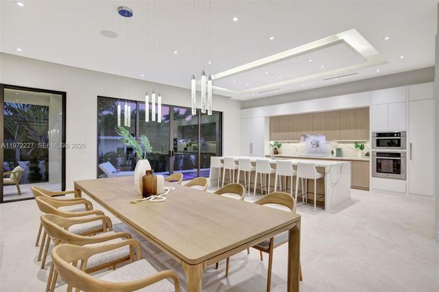 2709 NE 25th Ct, Fort Lauderdale, FL 33305