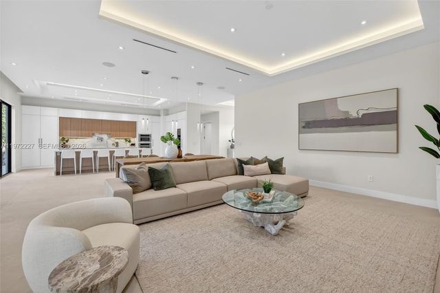 2709 NE 25th Ct, Fort Lauderdale, FL 33305