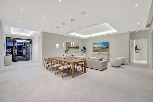 2709 NE 25th Ct, Fort Lauderdale, FL 33305