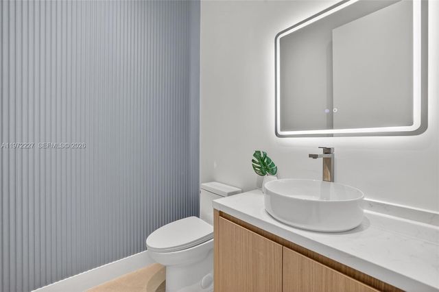 2709 NE 25th Ct, Fort Lauderdale, FL 33305