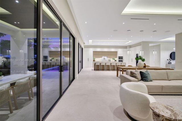 2709 NE 25th Ct, Fort Lauderdale, FL 33305