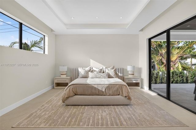 2709 NE 25th Ct, Fort Lauderdale, FL 33305