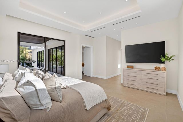 2709 NE 25th Ct, Fort Lauderdale, FL 33305