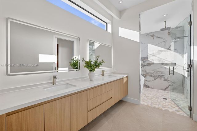 2709 NE 25th Ct, Fort Lauderdale, FL 33305