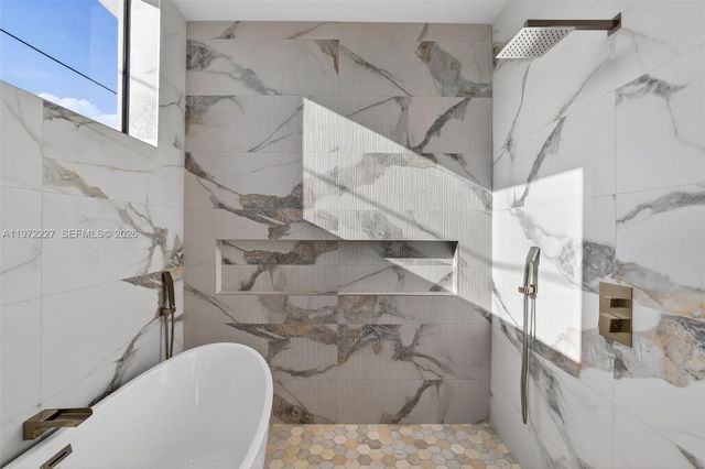 2709 NE 25th Ct, Fort Lauderdale, FL 33305