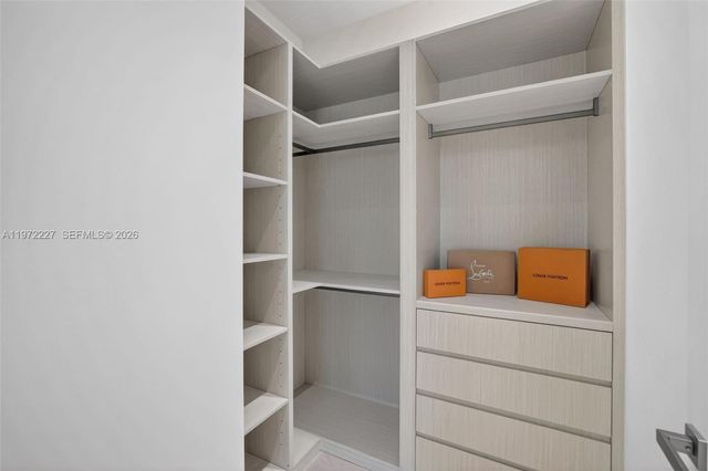 2709 NE 25th Ct, Fort Lauderdale, FL 33305