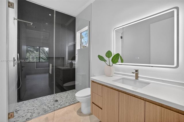 2709 NE 25th Ct, Fort Lauderdale, FL 33305