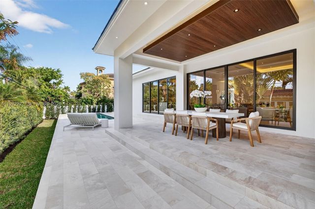 2709 NE 25th Ct, Fort Lauderdale, FL 33305