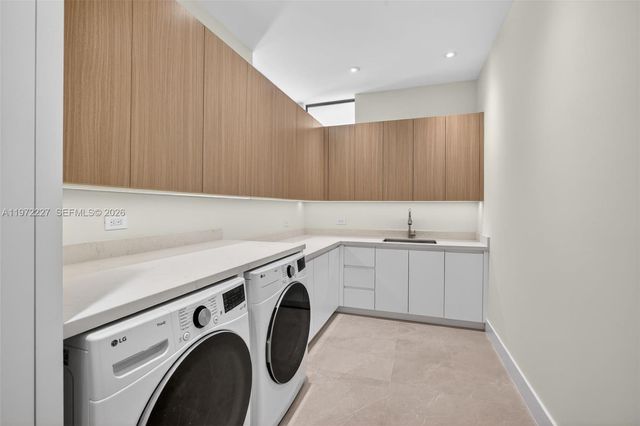 2709 NE 25th Ct, Fort Lauderdale, FL 33305