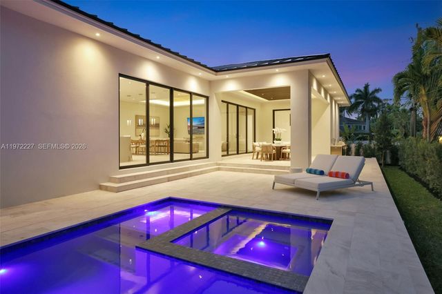 2709 NE 25th Ct, Fort Lauderdale, FL 33305