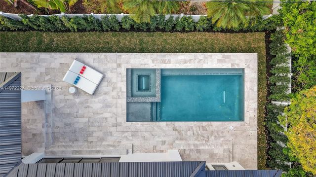 2709 NE 25th Ct, Fort Lauderdale, FL 33305