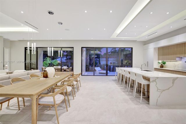 2709 NE 25th Ct, Fort Lauderdale, FL 33305