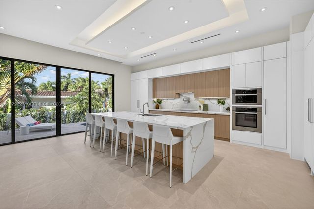 2709 NE 25th Ct, Fort Lauderdale, FL 33305