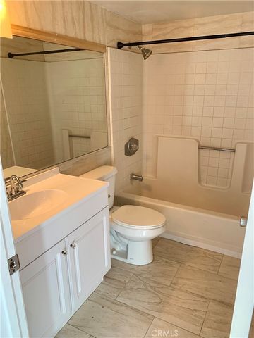 707 W 4th 7, Long Beach, CA 90802