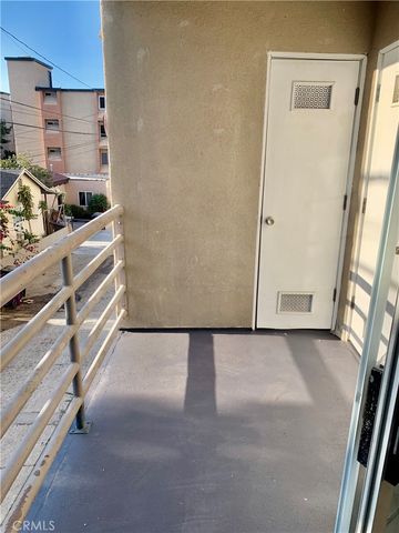 707 W 4th 7, Long Beach, CA 90802