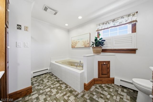 374 Diamond Bridge Ave, Hawthorne Boro, NJ 07506