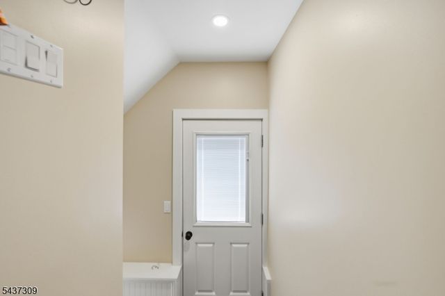 374 Diamond Bridge Ave, Hawthorne Boro, NJ 07506