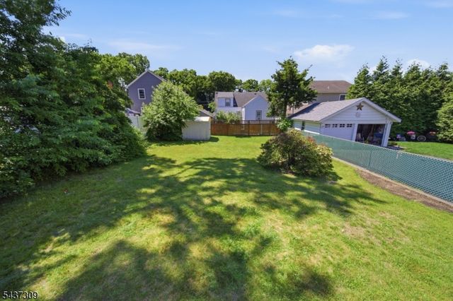 374 Diamond Bridge Ave, Hawthorne Boro, NJ 07506