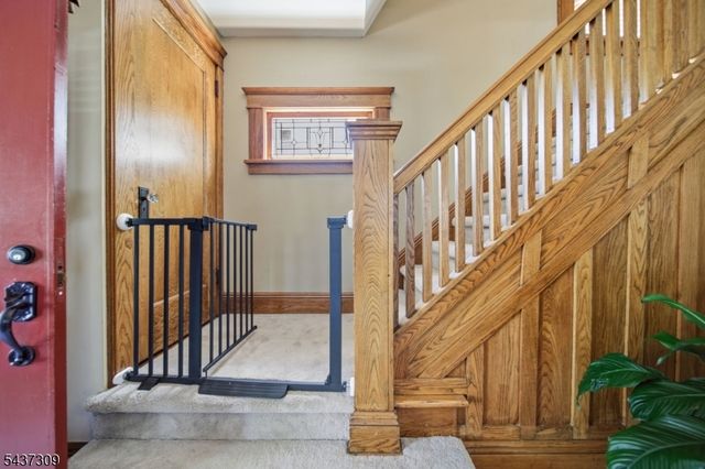 374 Diamond Bridge Ave, Hawthorne Boro, NJ 07506