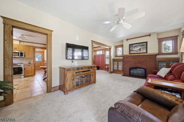 374 Diamond Bridge Ave, Hawthorne Boro, NJ 07506