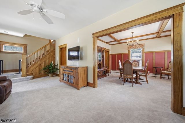 374 Diamond Bridge Ave, Hawthorne Boro, NJ 07506