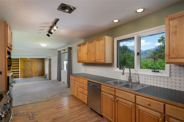2890 Springhill Road, Bozeman, MT 59718