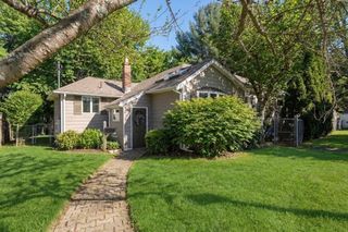 35 Lincoln Avenue, Lynnfield, MA 01940