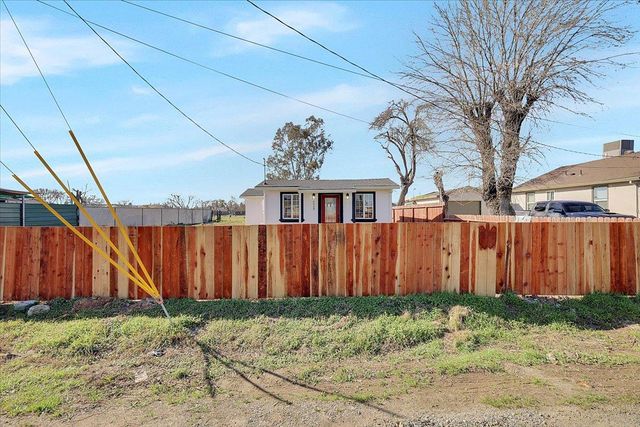 4928 Okmulgee Ave, Olivehurst, CA 95961