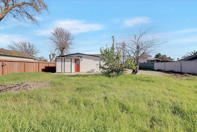 4928 Okmulgee Ave, Olivehurst, CA 95961