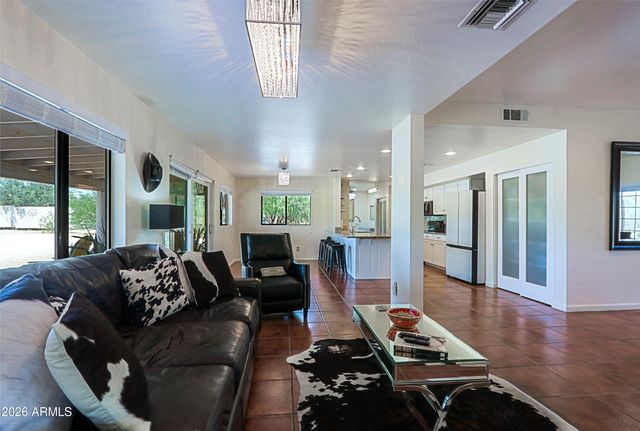 1345 E PAINT YOUR WAGON Trail, Phoenix, AZ 85085