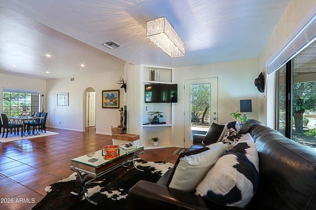 1345 E PAINT YOUR WAGON Trail, Phoenix, AZ 85085