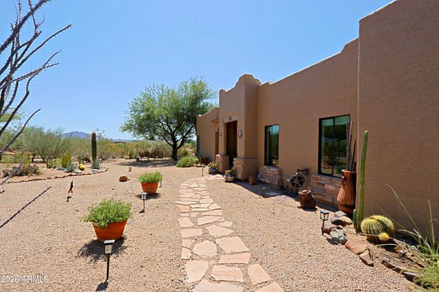 1345 E PAINT YOUR WAGON Trail, Phoenix, AZ 85085