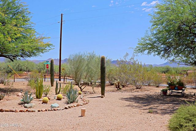 1345 E PAINT YOUR WAGON Trail, Phoenix, AZ 85085
