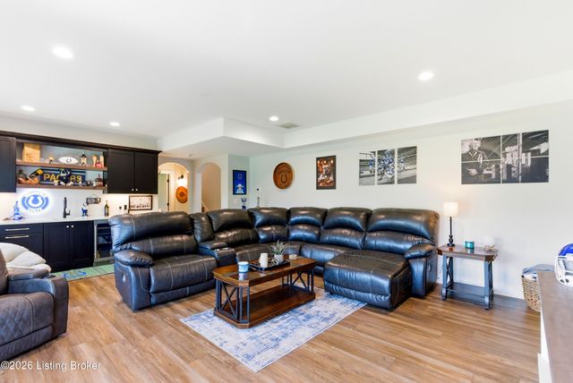 3315 Catalpa Farms Dr, Fisherville, KY 40023