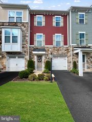 41688 MCMONAGLE SQ, Aldie, VA 20105