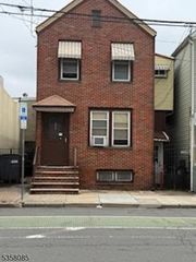 340 Adams St, Newark City, NJ 07105