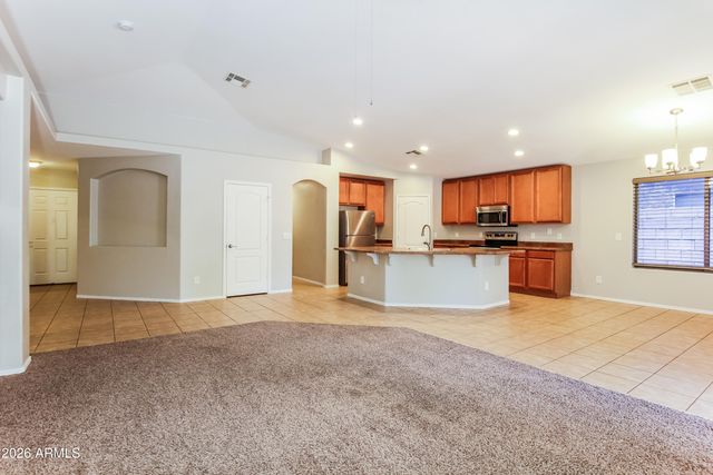 2537 W DARREL Road, Phoenix, AZ 85041