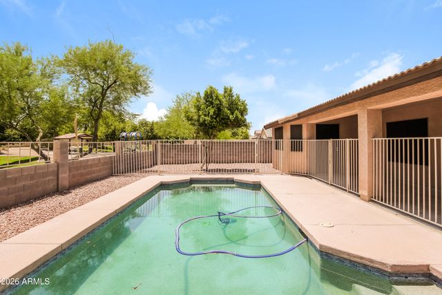 2537 W DARREL Road, Phoenix, AZ 85041