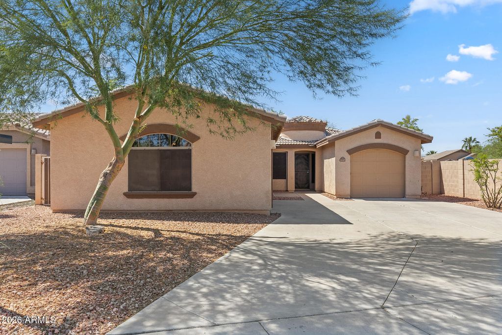 2537 W DARREL Road, Phoenix, AZ 85041 — photo 2