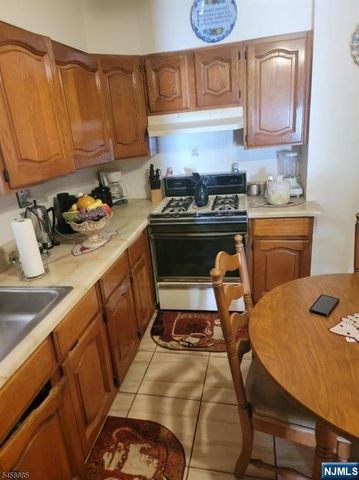 581 7th Street, Newark, NJ 07107